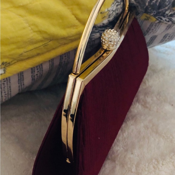 Elegant Burgundy and Gold Evening Purse - Picture 8 of 11